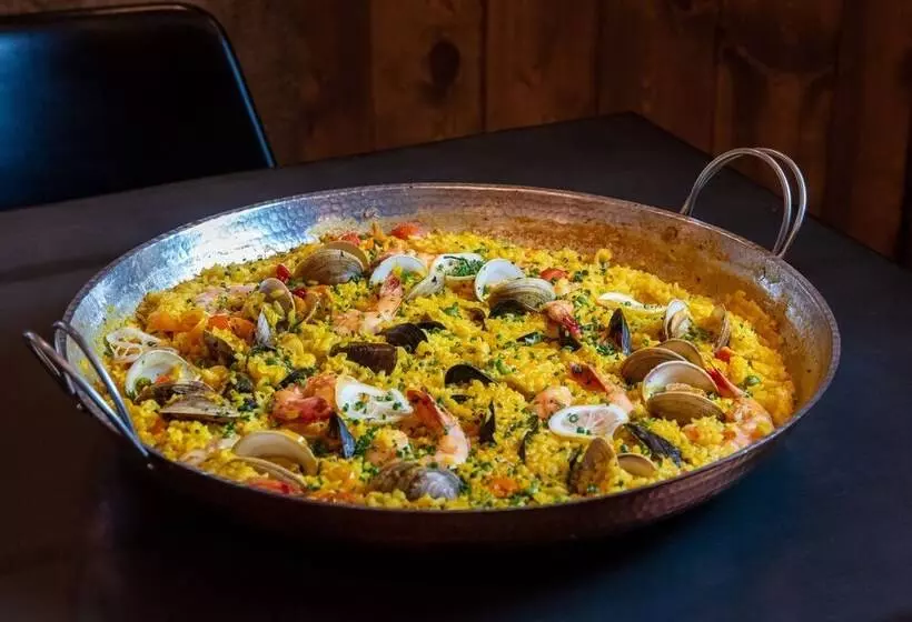 Hotelli The Paloma Resort