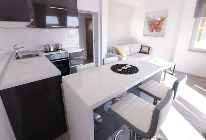 ペンション Apartments & Rooms Danivan Pool Villas B