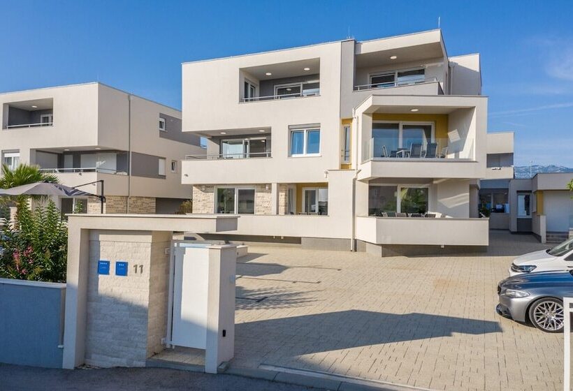 ペンション Apartments & Rooms Danivan Pool Villas B