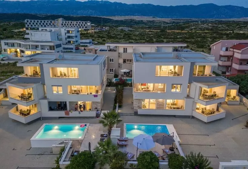 Majatalo Apartments & Rooms Danivan Pool Villas B