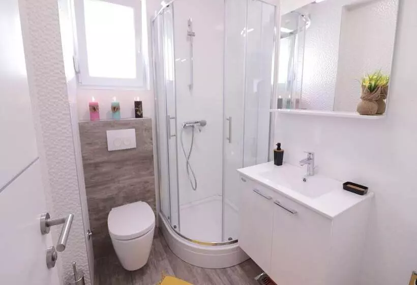 Majatalo Apartments & Rooms Danivan Pool Villas B