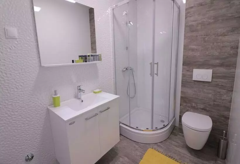 Majatalo Apartments & Rooms Danivan Pool Villas B