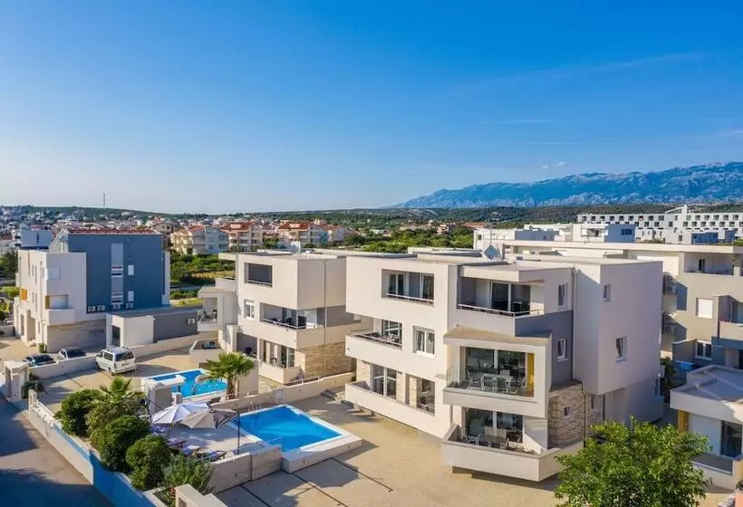 Majatalo Apartments & Rooms Danivan Pool Villas B