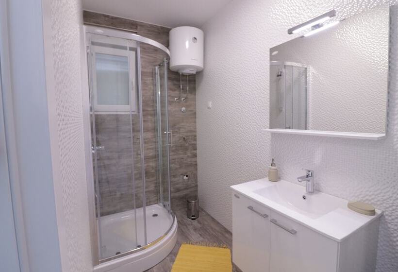 ペンション Apartments & Rooms Danivan Pool Villas B