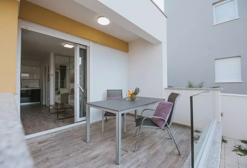 Majatalo Apartments & Rooms Danivan Pool Villas B