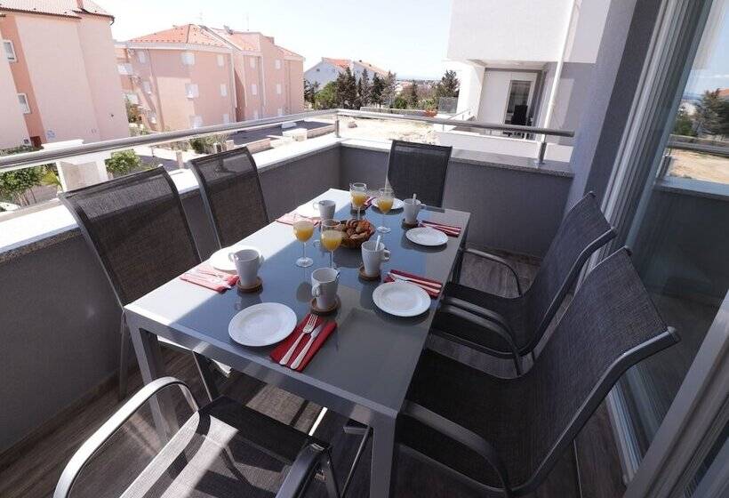 ペンション Apartments & Rooms Danivan Pool Villas B