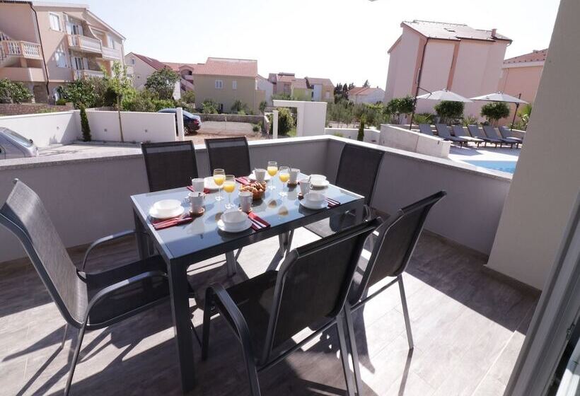 ペンション Apartments & Rooms Danivan Pool Villas B