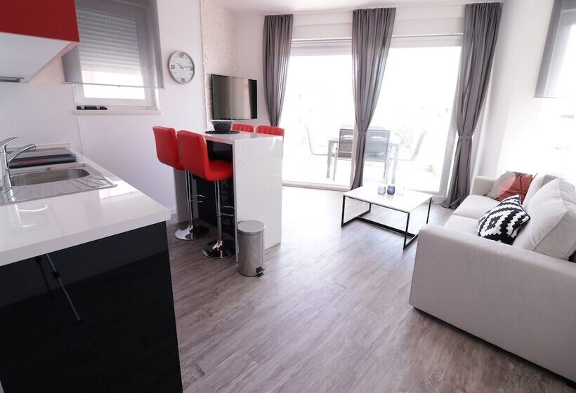 ペンション Apartments & Rooms Danivan Pool Villas B