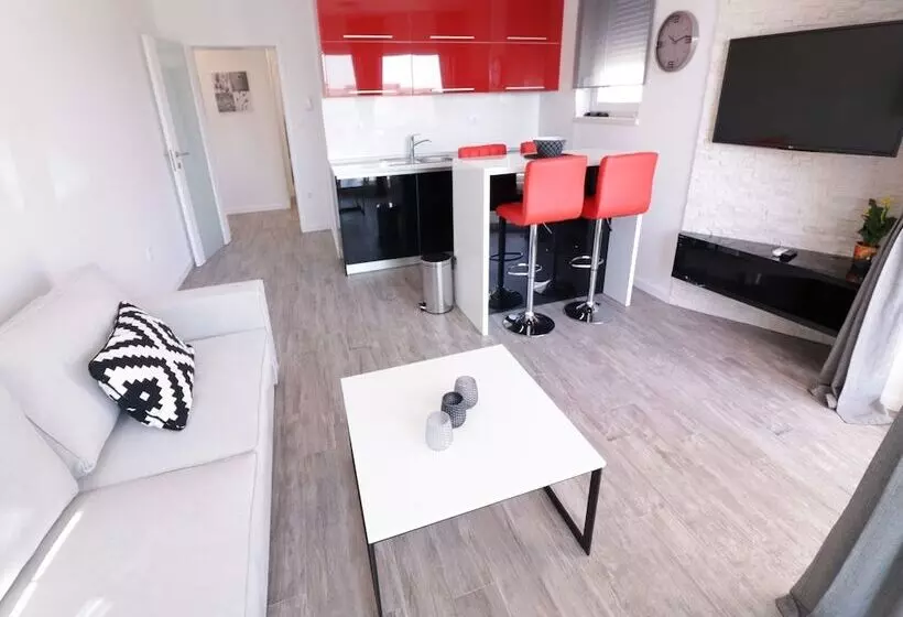 Majatalo Apartments & Rooms Danivan Pool Villas B