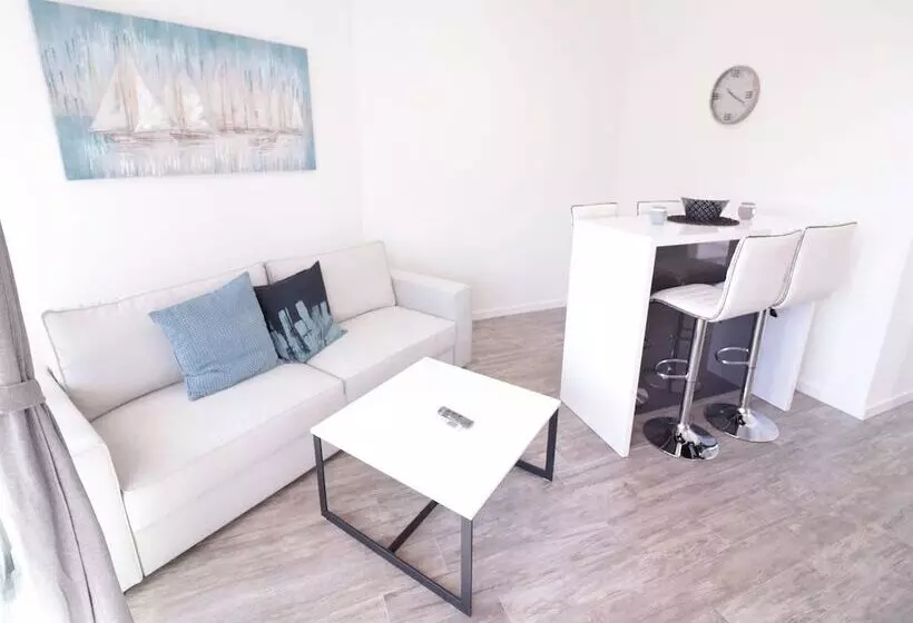 Majatalo Apartments & Rooms Danivan Pool Villas B