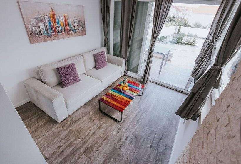 ペンション Apartments & Rooms Danivan Pool Villas B