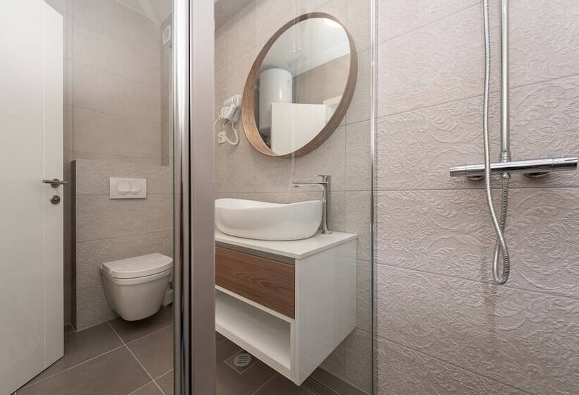 بنسيون Apartments & Rooms Pool Villas Maris B