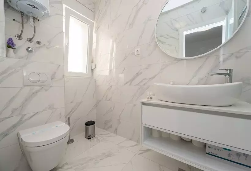 Majatalo Apartments & Rooms Pool Villas Maris B