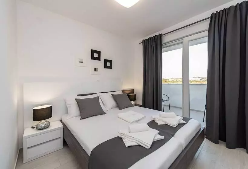 Majatalo Apartments & Rooms Pool Villas Maris B