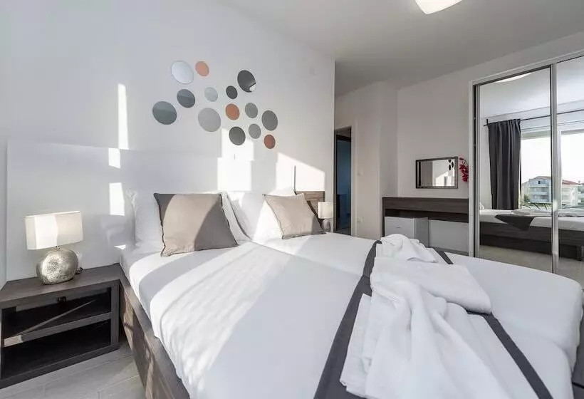 Majatalo Apartments & Rooms Pool Villas Maris B