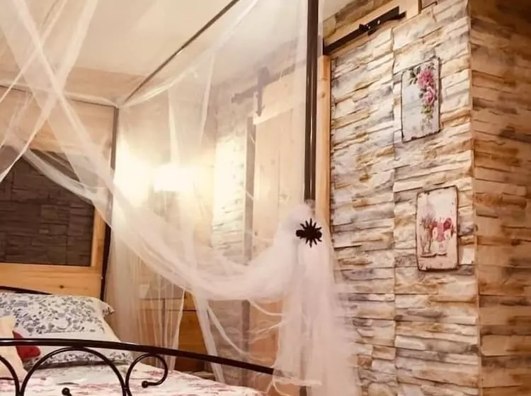 ペンション La Suite Inoubliable Avec Jacuzzi