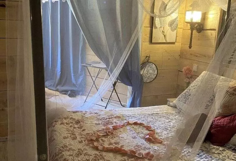 ペンション La Suite Inoubliable Avec Jacuzzi