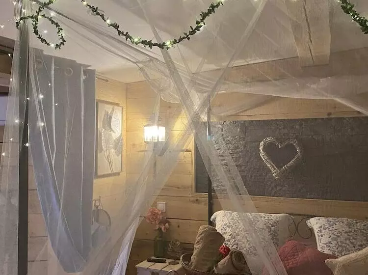 ペンション La Suite Inoubliable Avec Jacuzzi