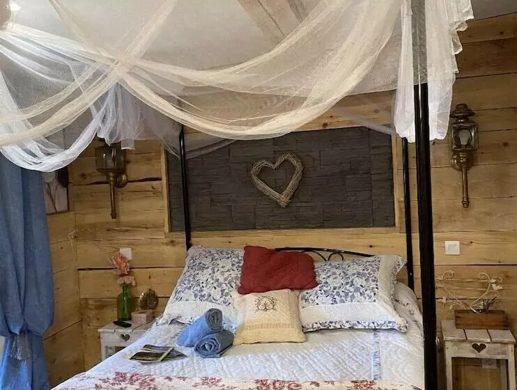 ペンション La Suite Inoubliable Avec Jacuzzi