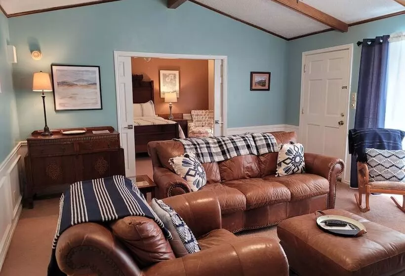 Butterfield Inn Main Street Cottages