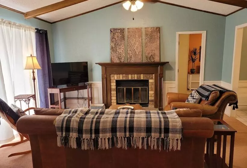 Butterfield Inn Main Street Cottages