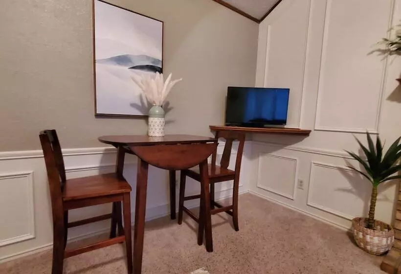 Butterfield Inn Main Street Cottages