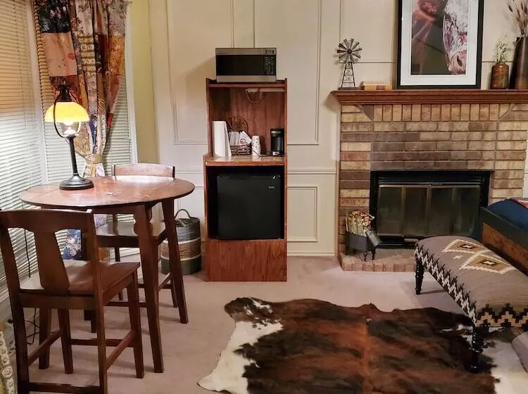 Butterfield Inn Main Street Cottages