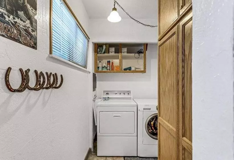 Multi Family Cabin In Great Location!   Home #183 By Bear Valley Vacation Rentals