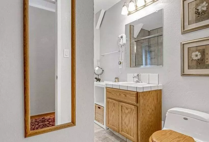 Multi Family Cabin In Great Location!   Home #183 By Bear Valley Vacation Rentals