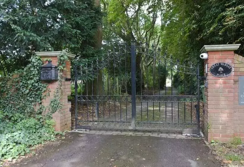 Stunning 100 Year Old Converted Coach House