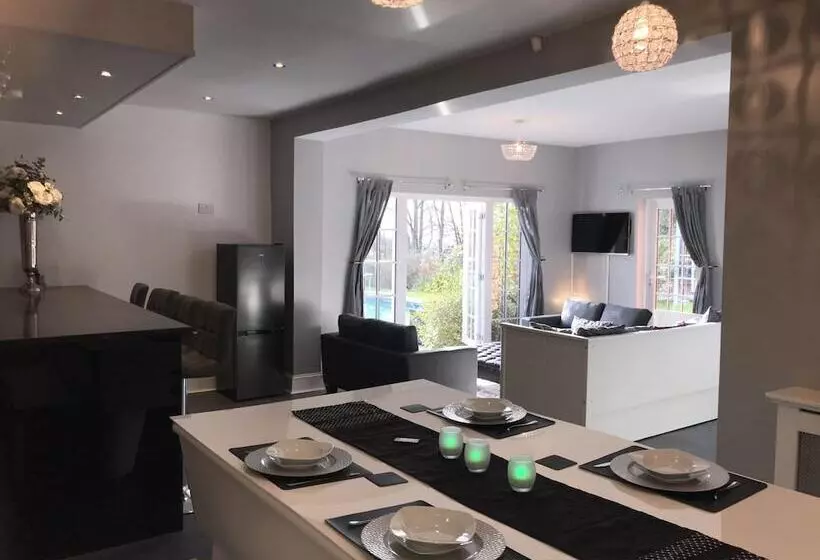 Stunning 100 Year Old Converted Coach House