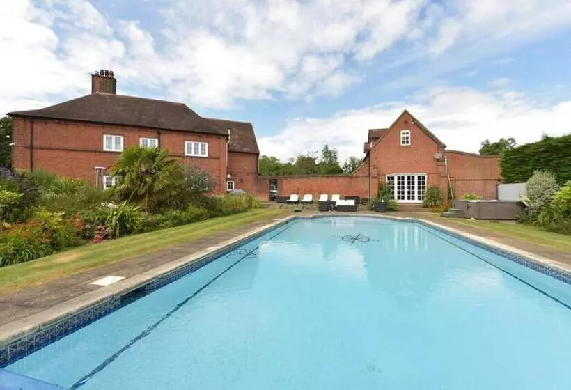 Stunning 100 Year Old Converted Coach House