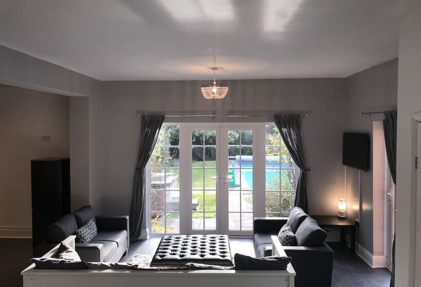 Stunning 100 Year Old Converted Coach House