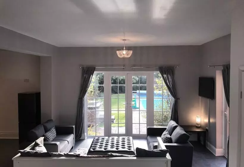 Stunning 100 Year Old Converted Coach House