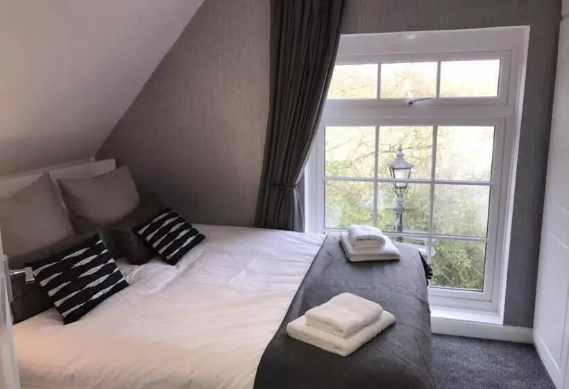 Stunning 100 Year Old Converted Coach House