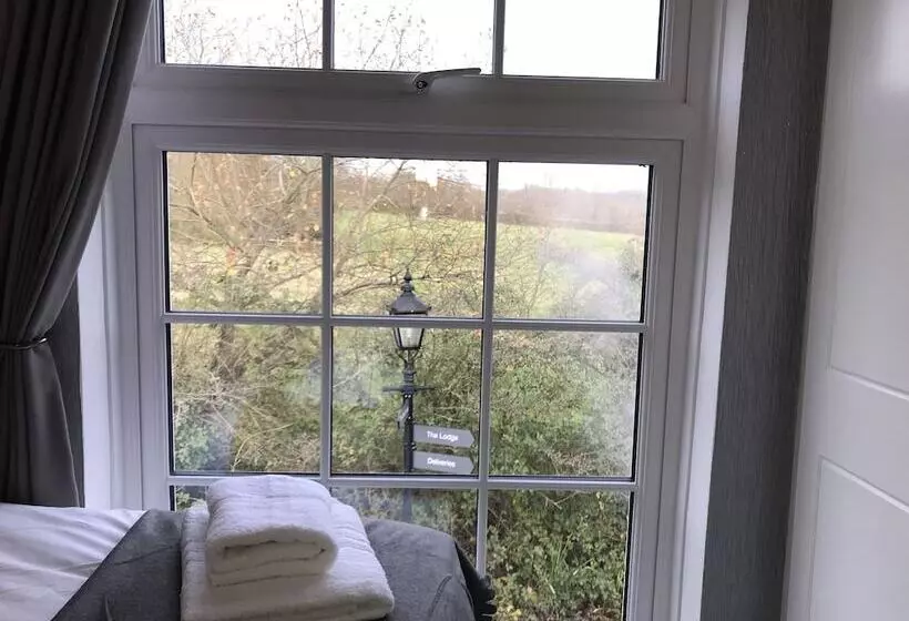 Stunning 100 Year Old Converted Coach House