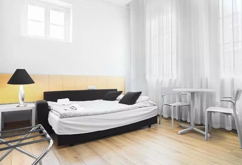 24w Apartments Rynek