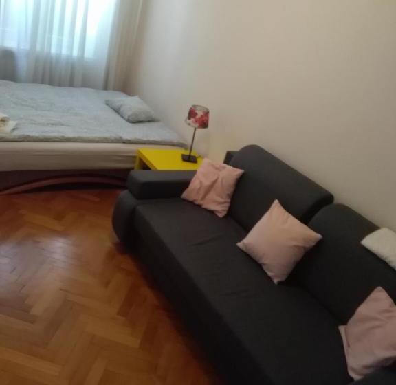 24w Apartments Rynek