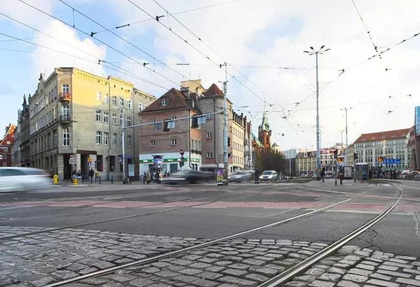 24w Apartments Rynek