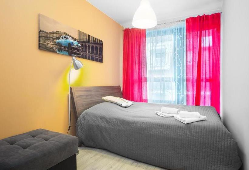 24w Apartments Rynek