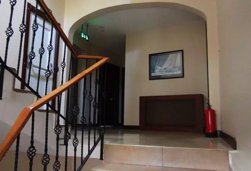 هتل Carikci