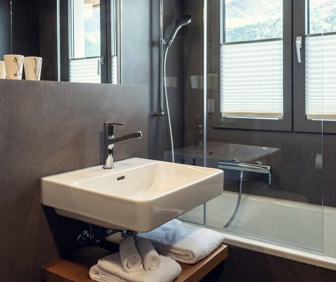 Hotel Conrad's Mountain Lodge