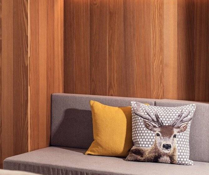 Otel Conrad's Mountain Lodge