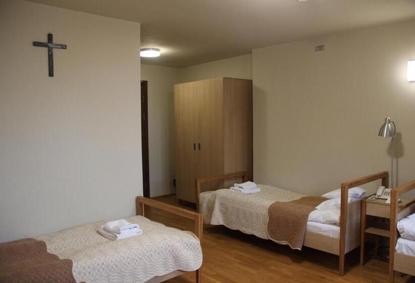 Otel Dom Gości Opactwa Benedyktynów