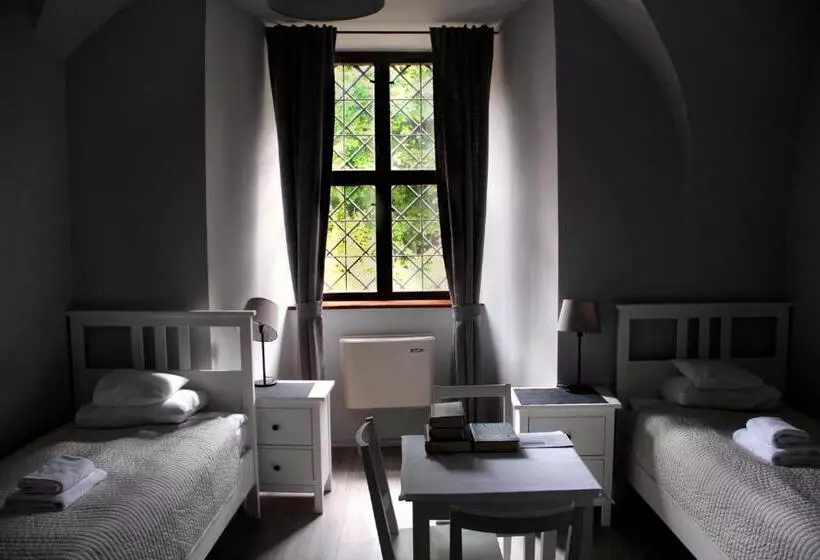 ホテル Dom Gości Opactwa Benedyktynów