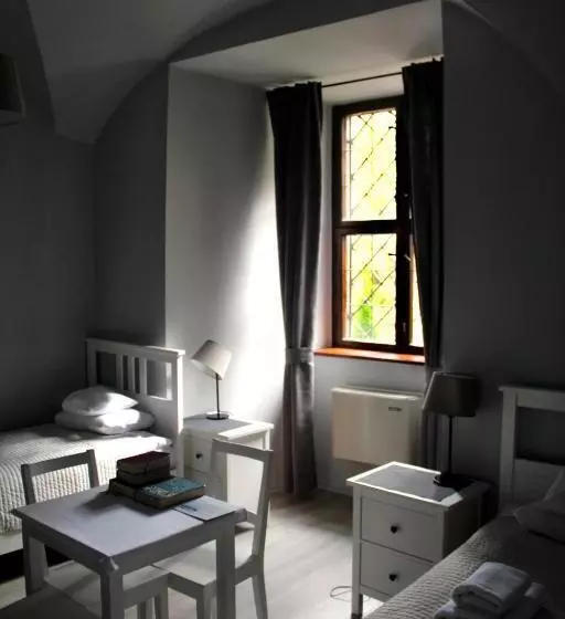 ホテル Dom Gości Opactwa Benedyktynów