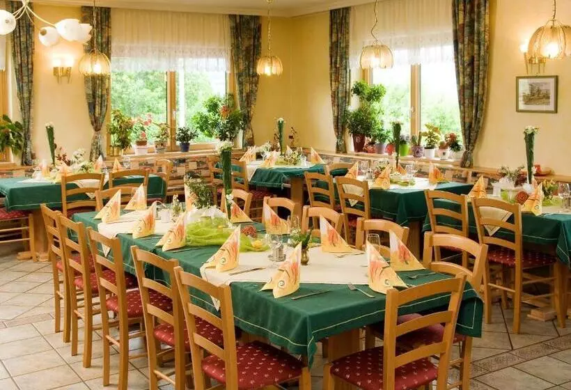 فندق Gasthof Zur Linde