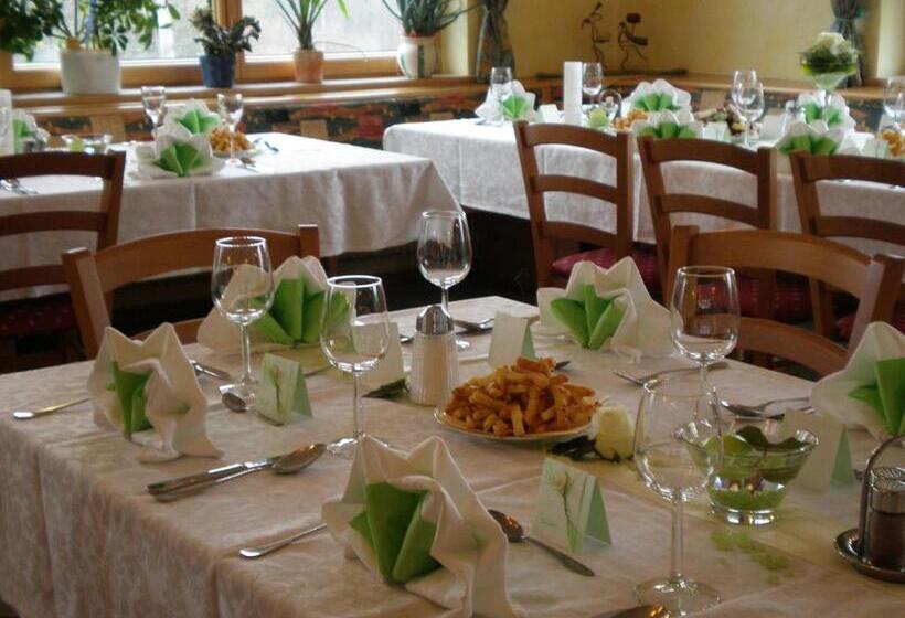 فندق Gasthof Zur Linde