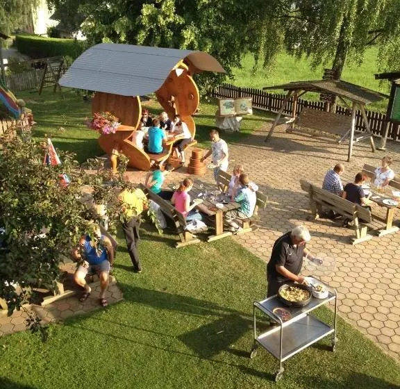 فندق Gasthof Zur Linde