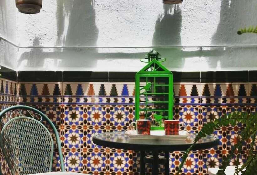 Отель Hostal Berlin